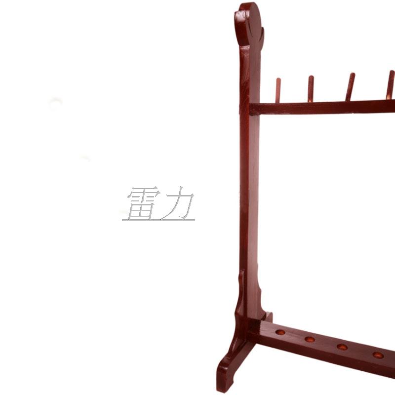 Stand weapon. Подставка для оружия ушу. Оружейные стойки для ушу. Напольная подставка под оружие ушу. Китайские оружейные стойки для ушу.